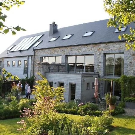 Les Hirondelles, Rural *